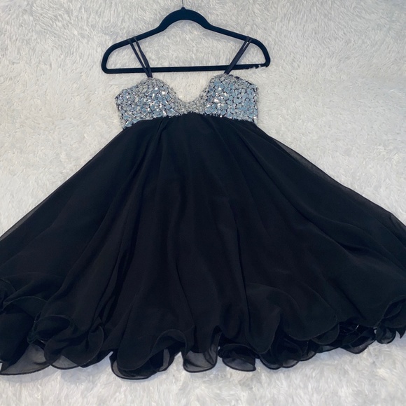 Cache Dresses & Skirts - Gorgeous Cache' Black with Silver Large Rhinestone Cocktail/Prom Dress